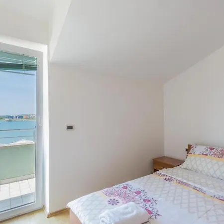 Apartment Riva Medulin