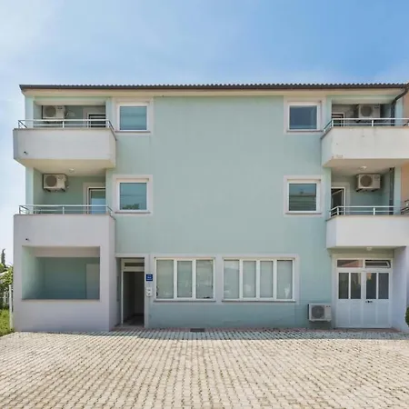 Riva Apartment *