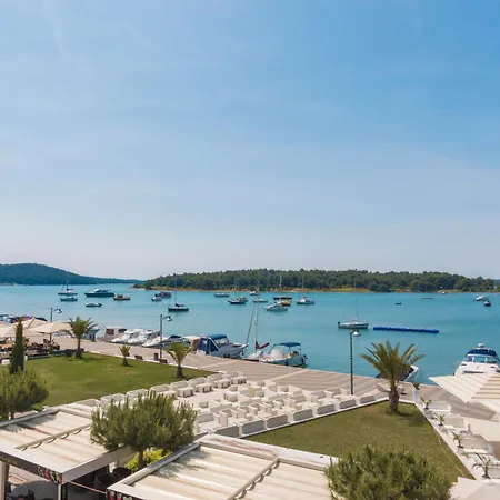 Riva Διαμέρισμα Μεντουλίν